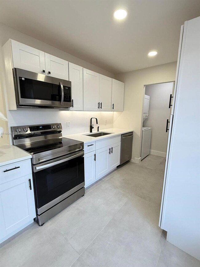 316 Cape Cod Cir unit B, Lake Worth, FL 33467 - photo 2