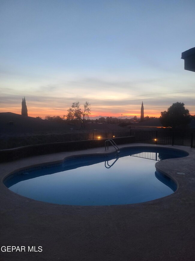 10829 Vista Lomas Dr, El Paso, TX 79935 - photo 4