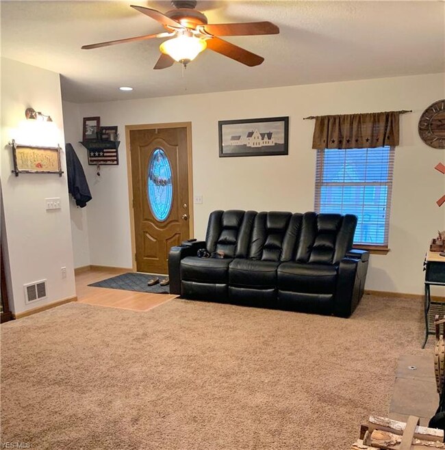 View of the living room looking toward the main en