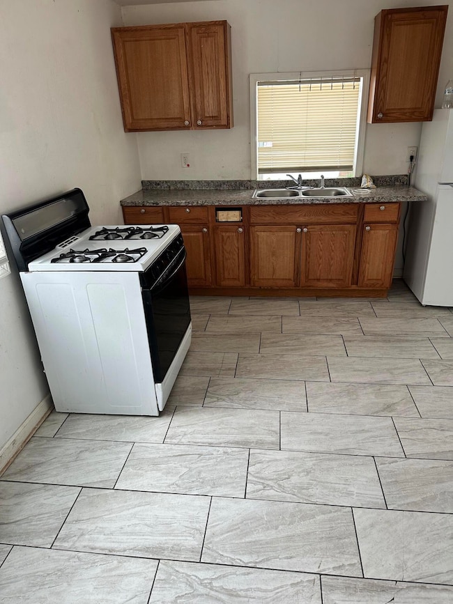 17892 Runyon St, Detroit, MI 48234 - photo 4