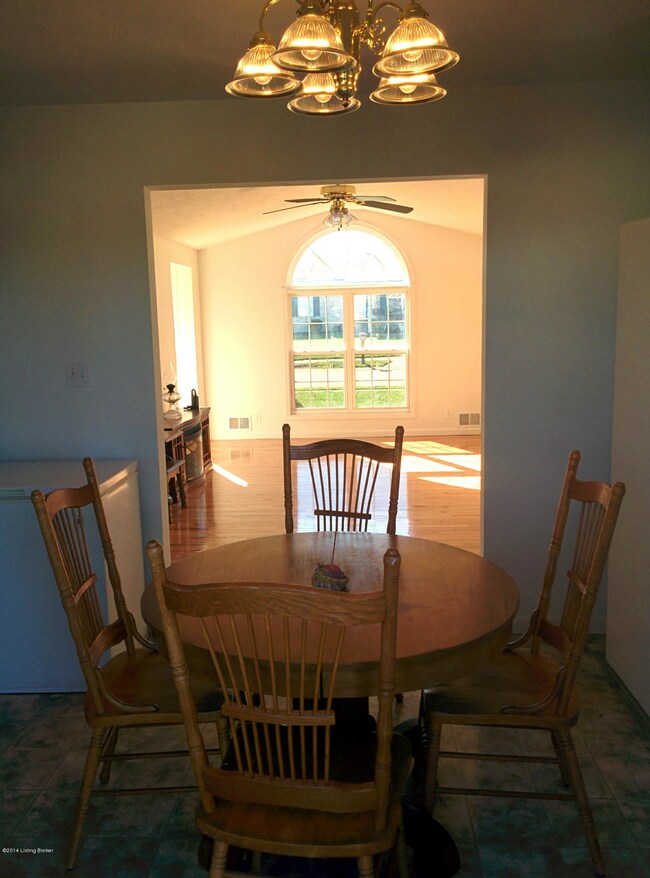 345 Aulbern Dr E, Mount Washington, KY 40047 - photo 7