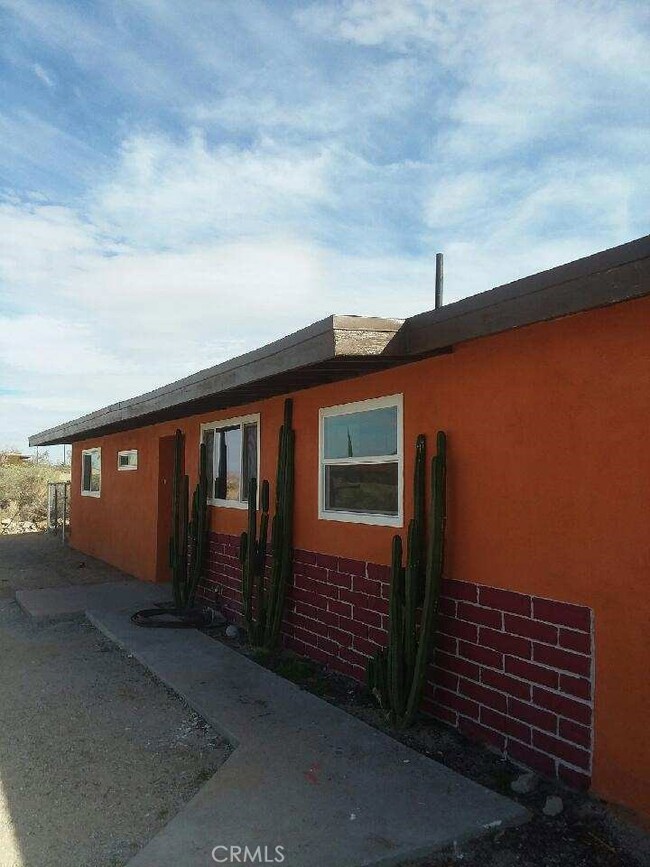 74637 Foothill Dr, Twentynine Palms, CA 92277 - photo 2