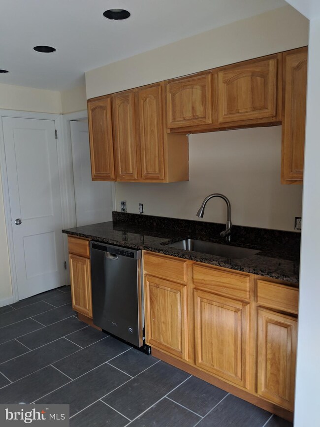 214 Pingree Ave, Ewing, NJ 08618 - photo 5