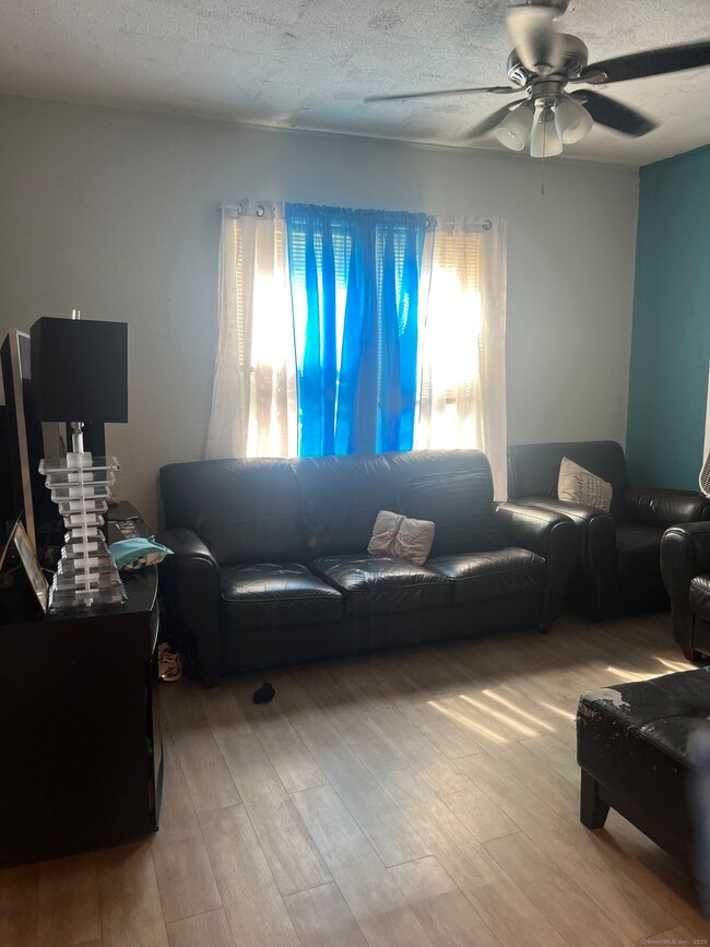 291 Stillman St, Bridgeport, CT 06608 - photo 2