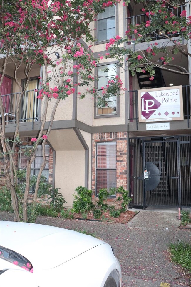 5916 Gaston Ave unit 102A, Dallas, TX 75214 - photo 3