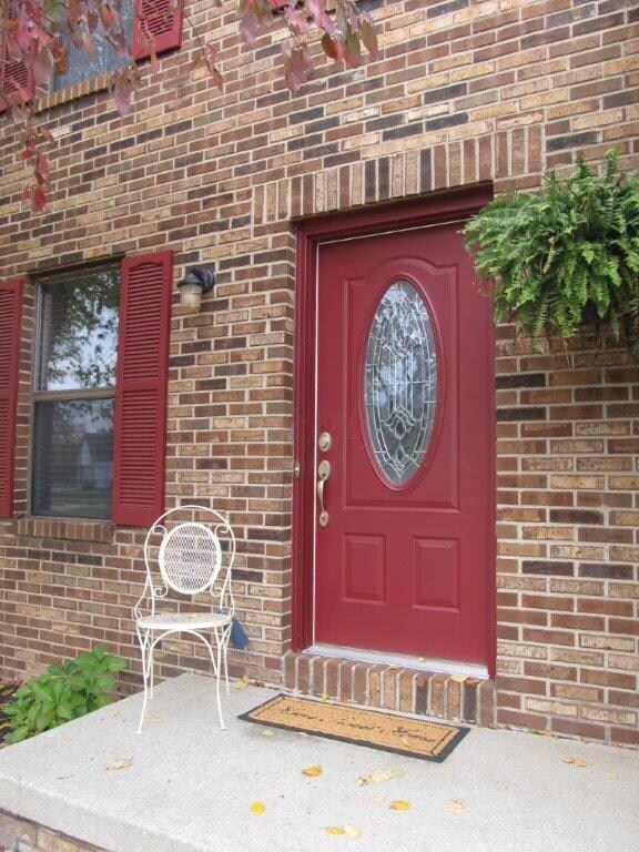 EXTERIOR FRONT ENTRY OF HOME