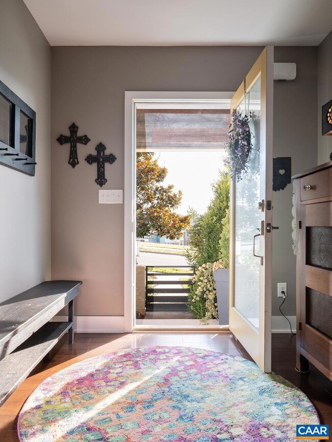 613 Lochlyn Hill Dr, Charlottesville, VA 22901 - photo 6