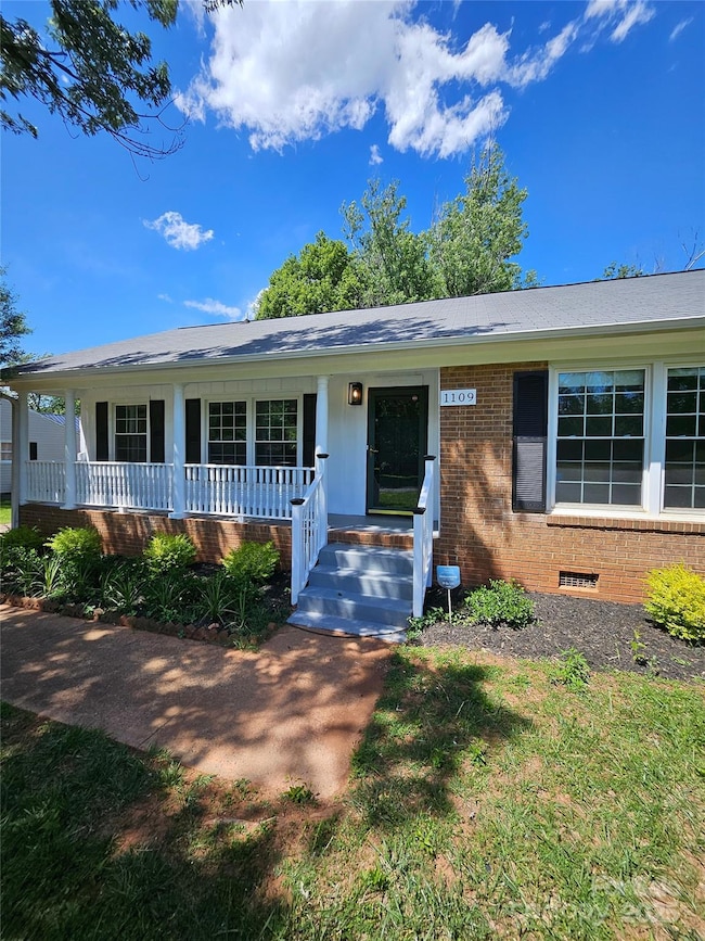 1109 Reid Harkey Rd, Matthews, NC 28105 - photo 3