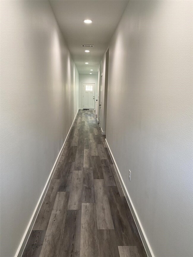 505 W Walker St unit 100, Denison, TX 75020 - photo 6