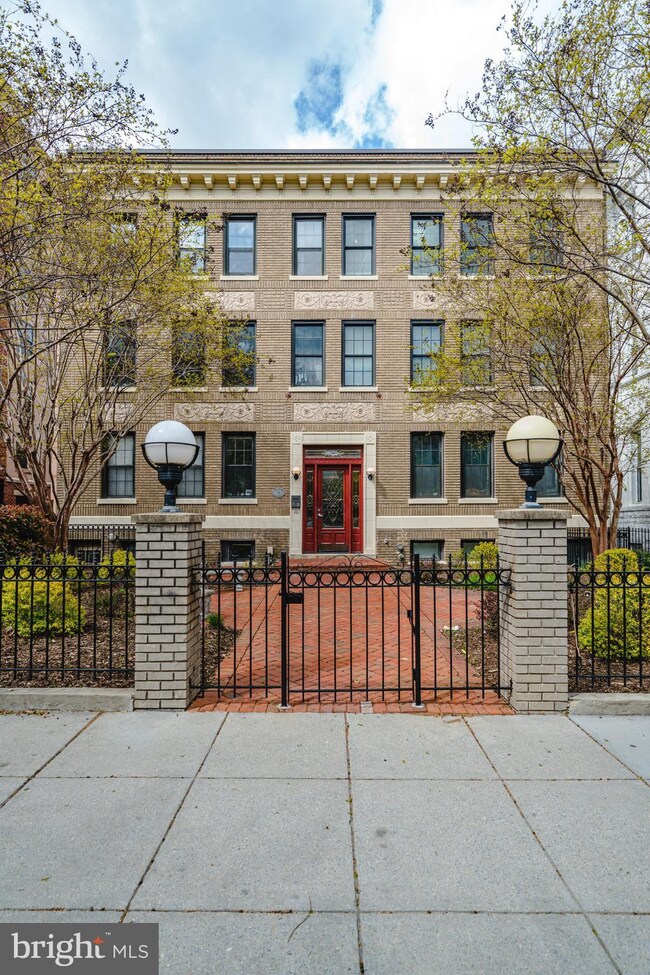 1361 Irving St NW unit 14, Washington, DC 20010 - photo 2