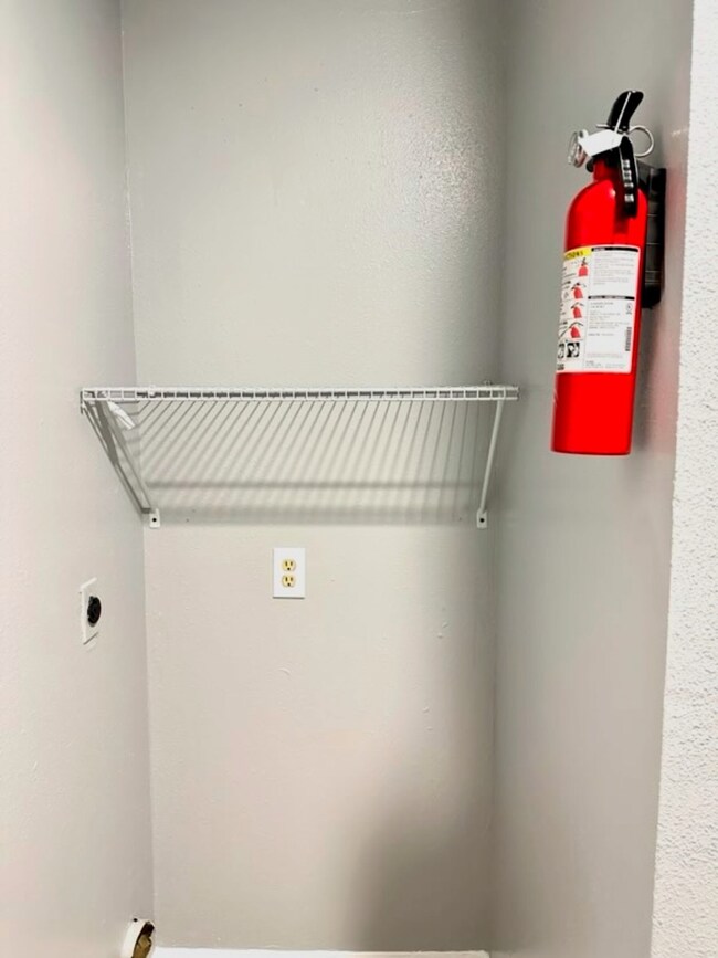 6928 Hirsch Rd unit 6916, Houston, TX 77016 - photo 7