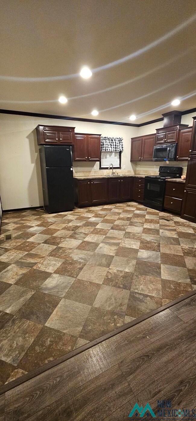 2109 Algerita St, Carlsbad, NM 88220 - photo 4