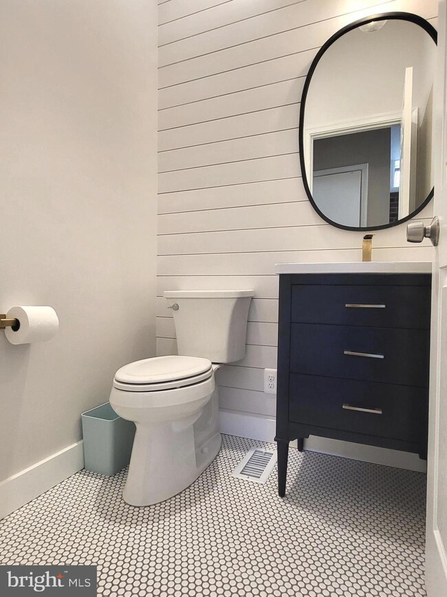 9002 Glenbrook Rd, Fairfax, VA 22031 - photo 5