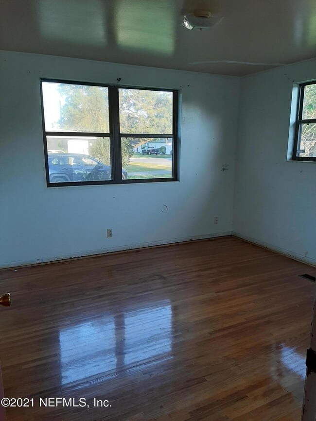 6421 Sage Dr, Jacksonville, FL 32210 - photo 3