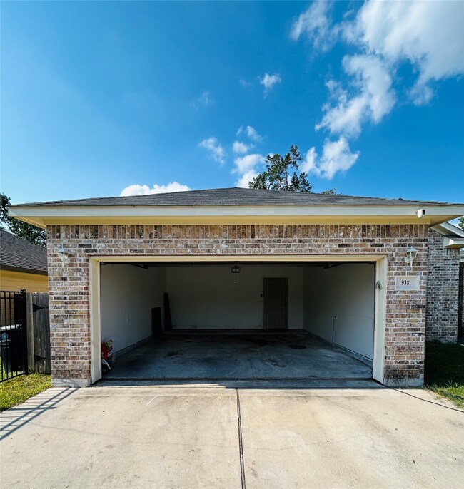 938 Conklin St, Houston, TX 77088 - photo 3