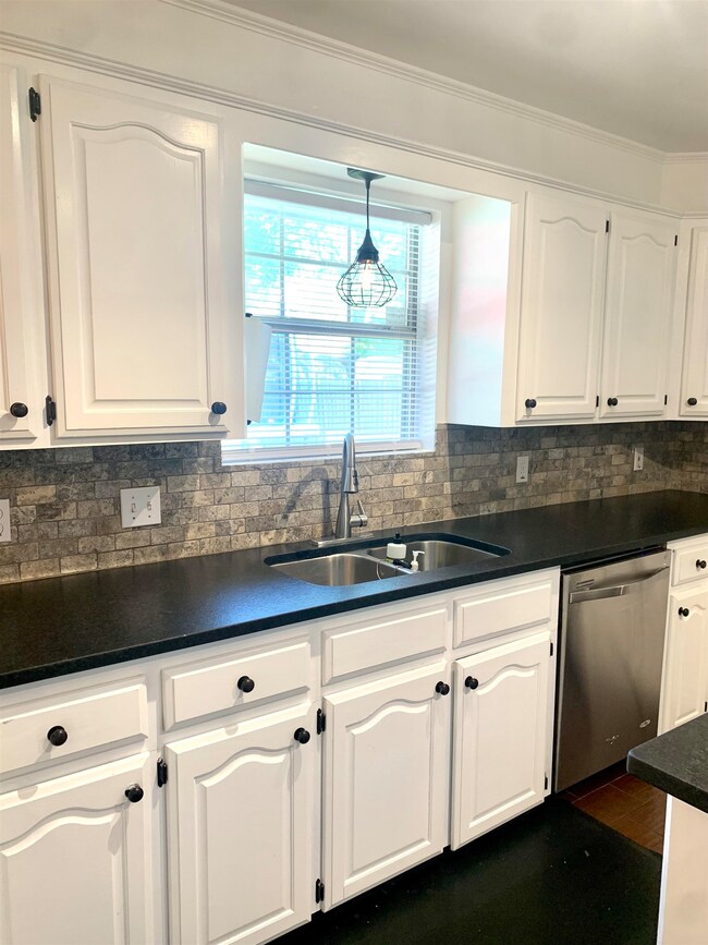 5801 Cooks Ln, Texarkana, TX 75503 - photo 6