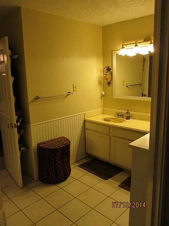 Master bathroom Angle #1