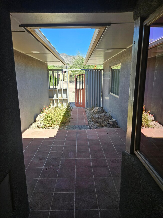 1521 Roosevelt Ave, Alamogordo, NM 88310 - photo 2