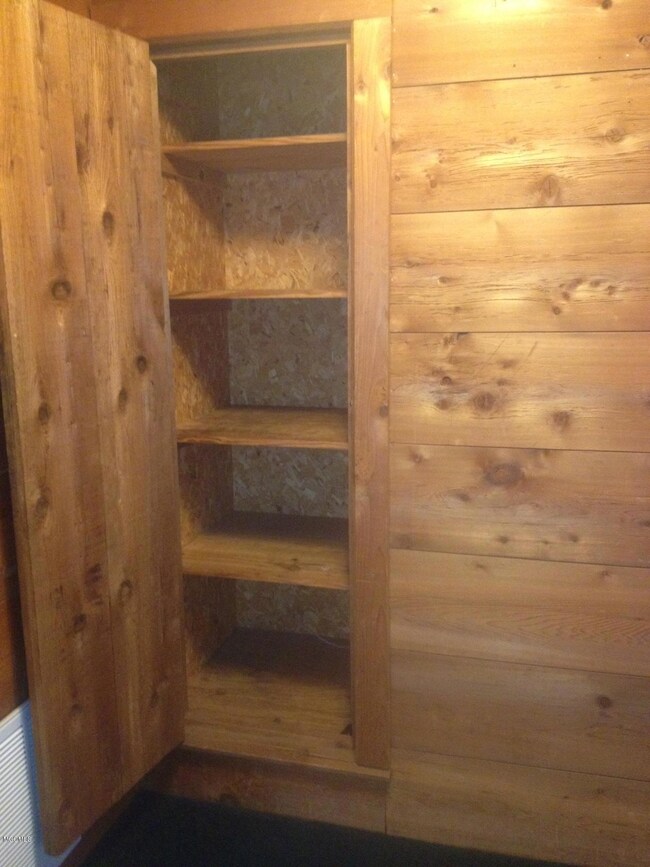 KITCHEN PANTRY 1 14