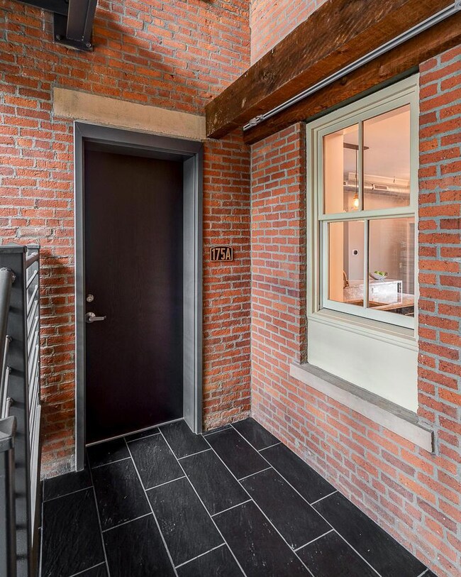 175 E Livingston Ave unit A, Columbus, OH 43215 - photo 3