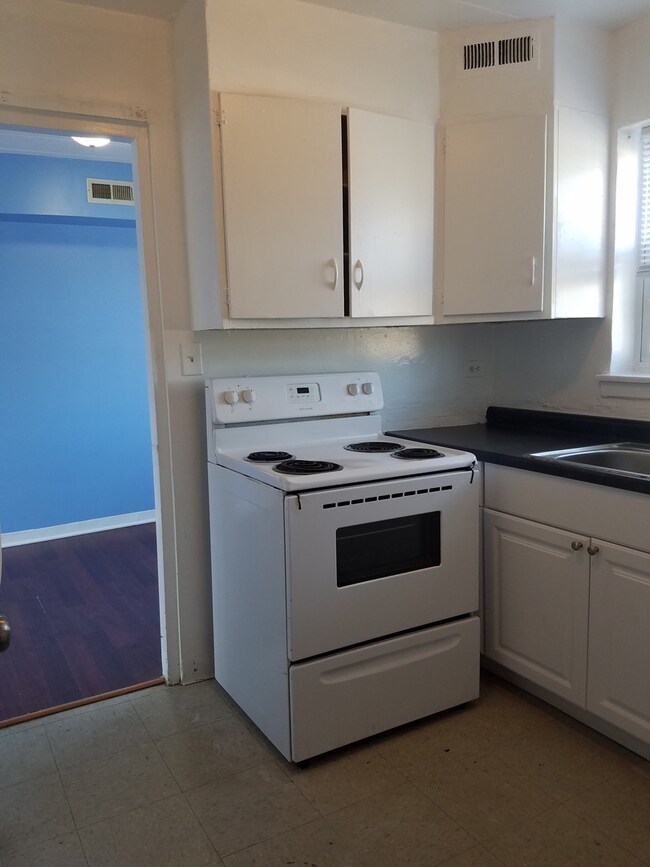 6023 N Fairfield Ave unit P13, Chicago, IL 60659 - photo 4