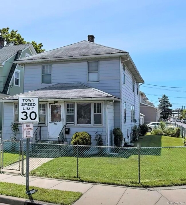 303 Bayview Ave, Inwood, NY 11096 - photo 2