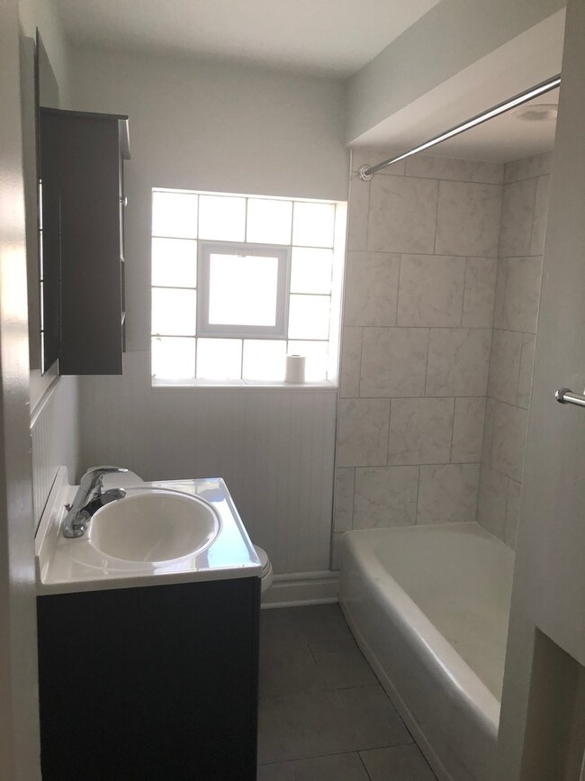 345 N Addison Ave unit 2, Elmhurst, IL 60126 - photo 7