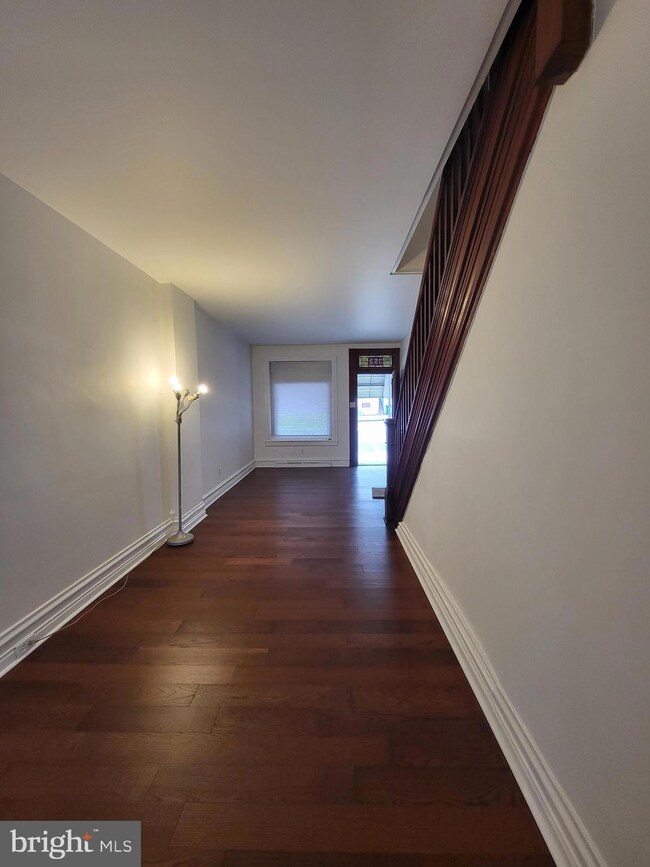 352 N 13th St, Reading, PA 19604 - photo 6