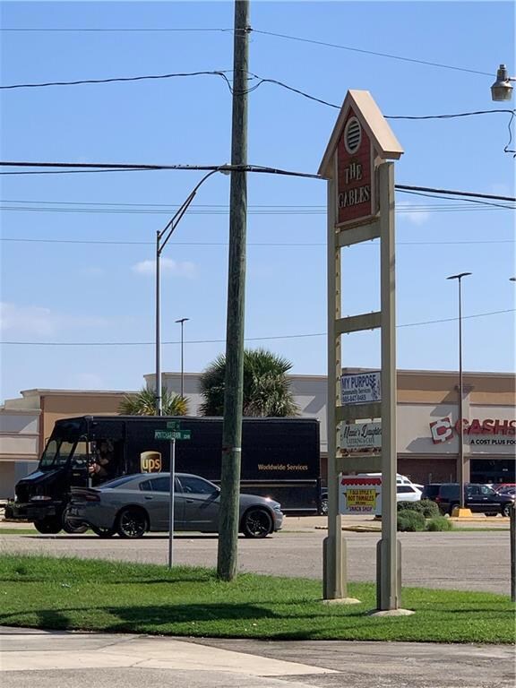 3995 Pontchartrain Dr unit 1, Slidell, LA 70458 - photo 2