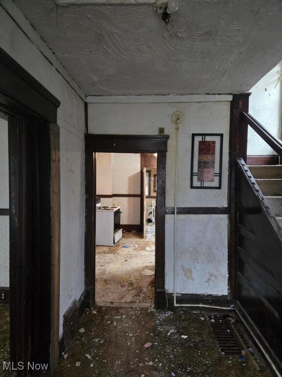 1640 Maple Ave NE, Canton, OH 44705 - photo 4