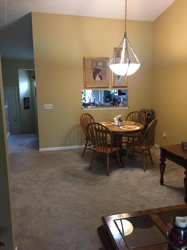 1115 Vail Ct dining area