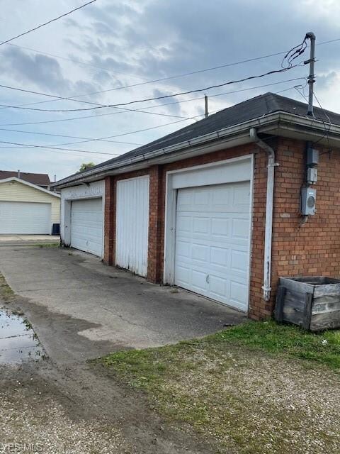 941 E Main St, Coshocton, OH 43812 - photo 3