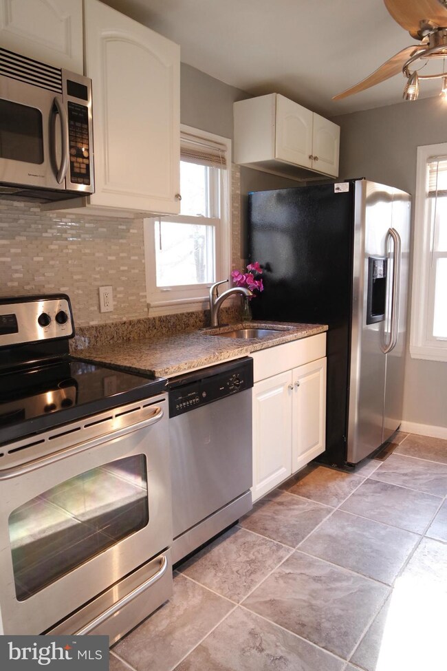 6106 Alpine St, District Heights, MD 20747 - photo 5