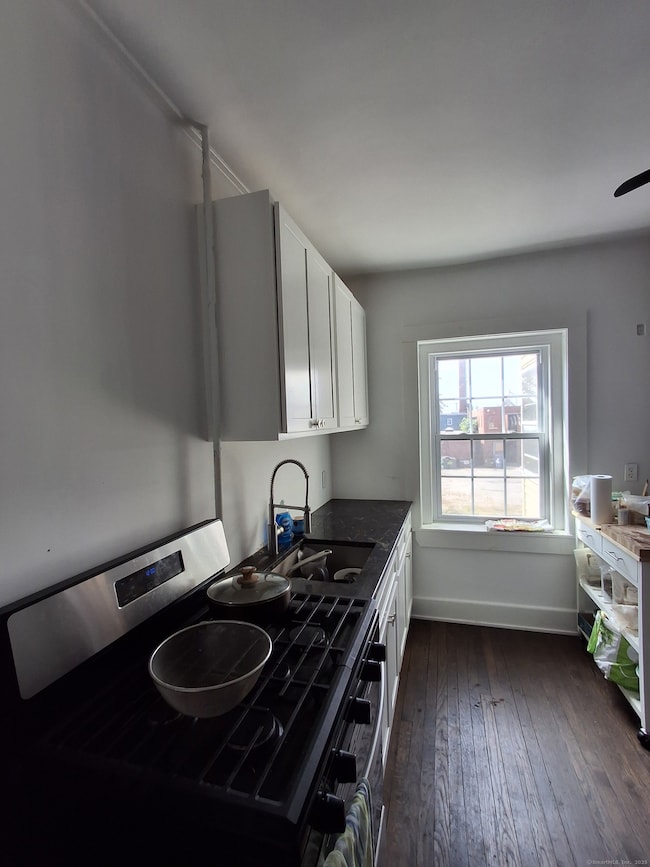 591 Wilmot Ave unit 3, Bridgeport, CT 06607 - photo 7