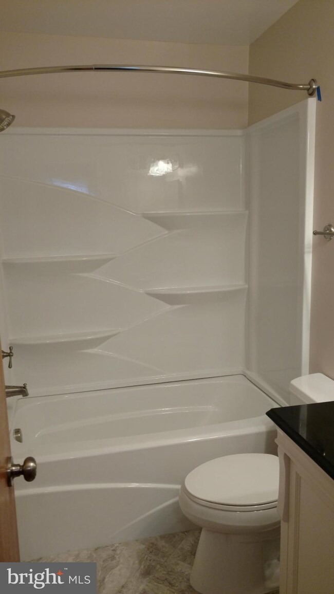 410 Marshall Rd SW, Vienna, VA 22180 - photo 7