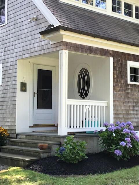 Bay Lane Side porch
