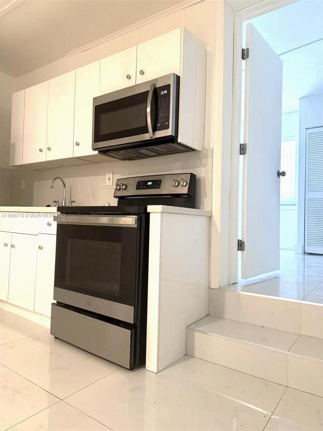 61 SW 58th Ct unit C, Miami, FL 33144 - photo 6