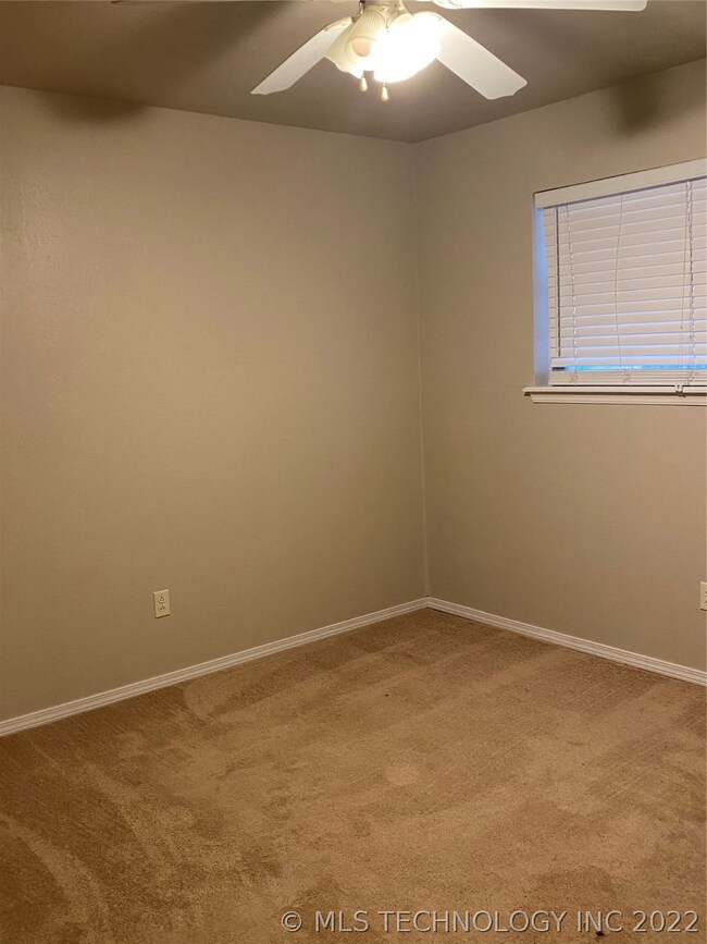 902 W 24th St, Ada, OK 74820 - photo 7