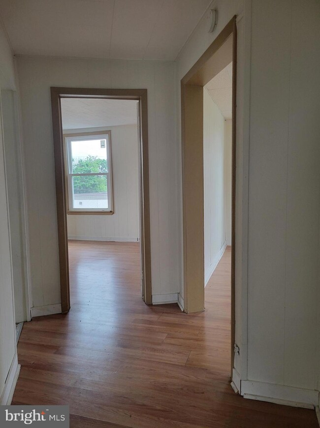 721 725 Macdade Blvd unit 1, Collingdale, PA 19023 - photo 4