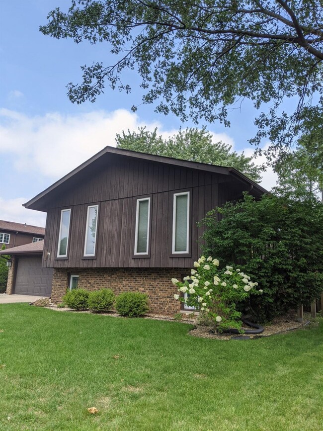 618 E Pine St, Griffith, IN 46319 - photo 3