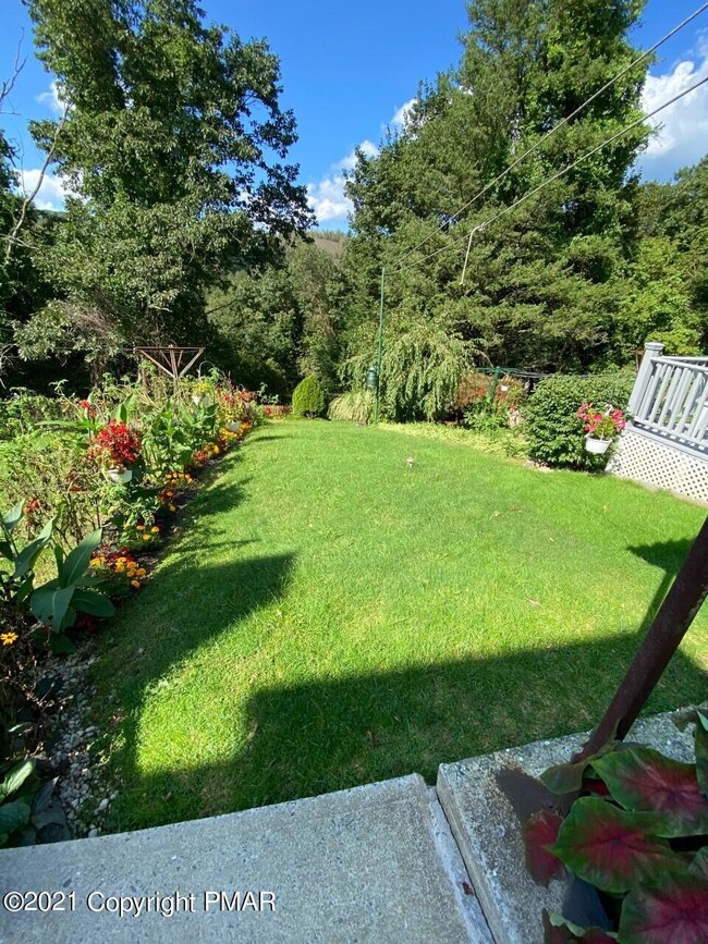 435 E Ridge St, Lansford, PA 18232 - photo 7