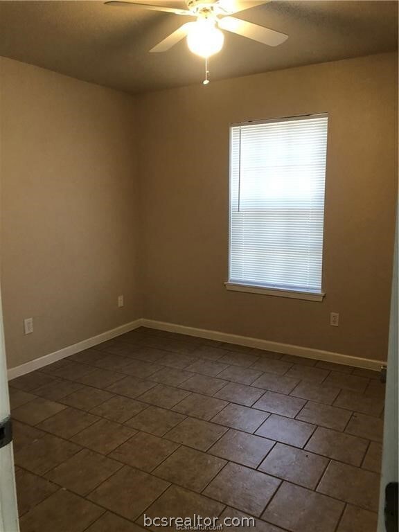 1612 Mossglenn Cir, College Station, TX 77840 - photo 6