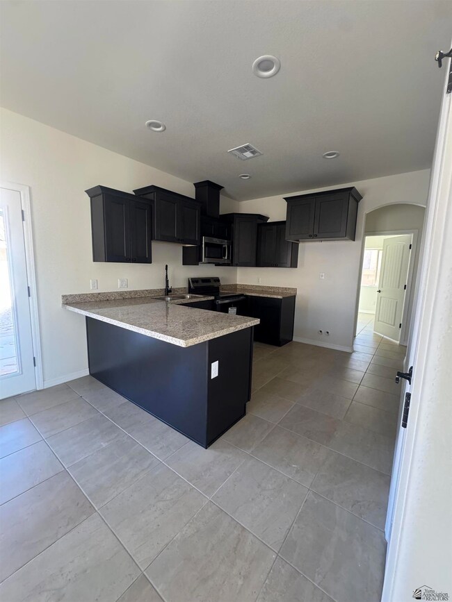 10660 E 45th Ln, Yuma, AZ 85367 - photo 5