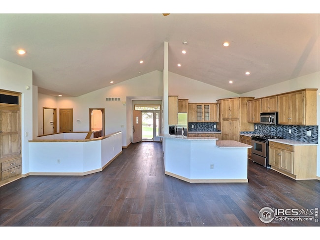 Open Kitchen with Granite bar