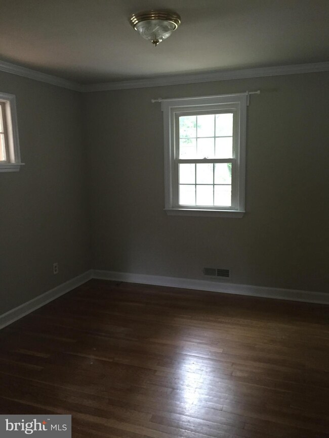 10612 Wheatley St, Kensington, MD 20895 - photo 3