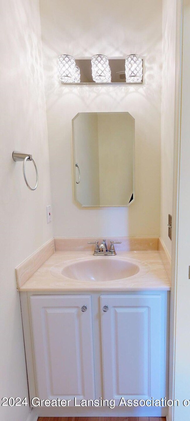 22-web-or-mls-1850 Burcham Dr (22)