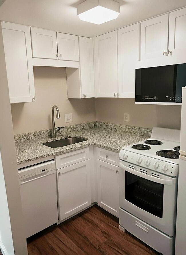 Tower Plaza unit 17B, Ann Arbor, MI 48104 - photo 7