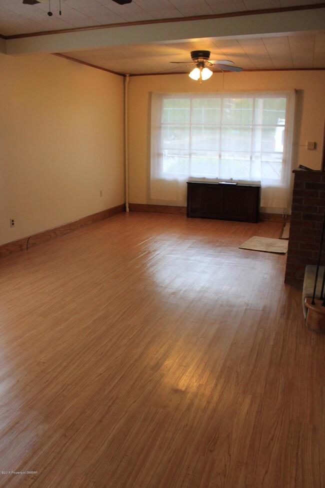 48 Farley Ln, Wilkes Barre, PA 18702 - photo 3