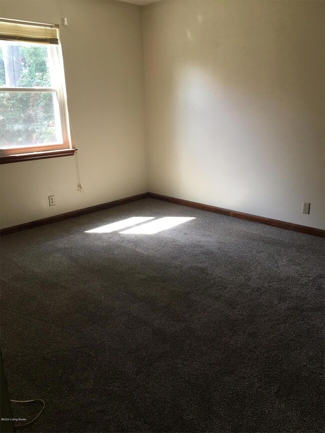 7706 Apple Valley Dr, Louisville, KY 40228 - photo 4