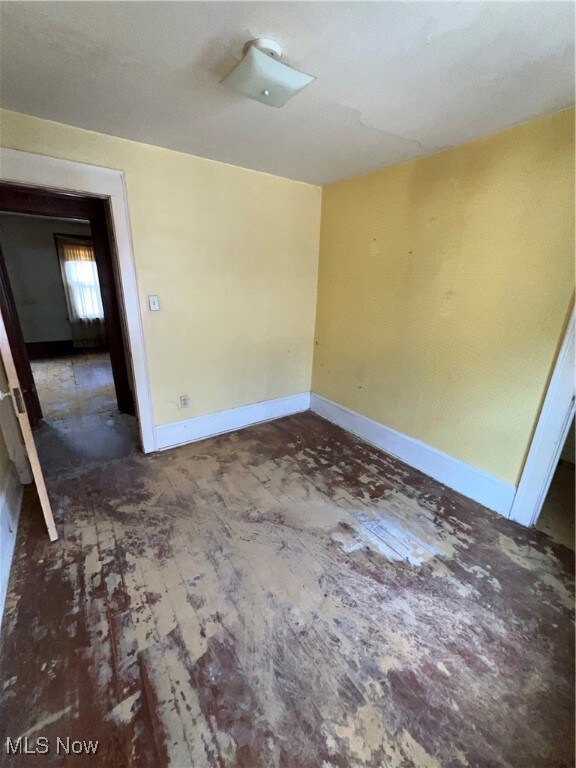 2137 12th St SW, Akron, OH 44314 - photo 7